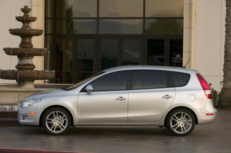  Hyundai Elantra Touring 2008 года  (фото 48 из 118)